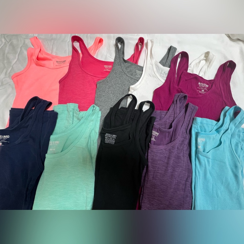 Lot of 10 Mossimo Supply Co … tank tops. Size M.
